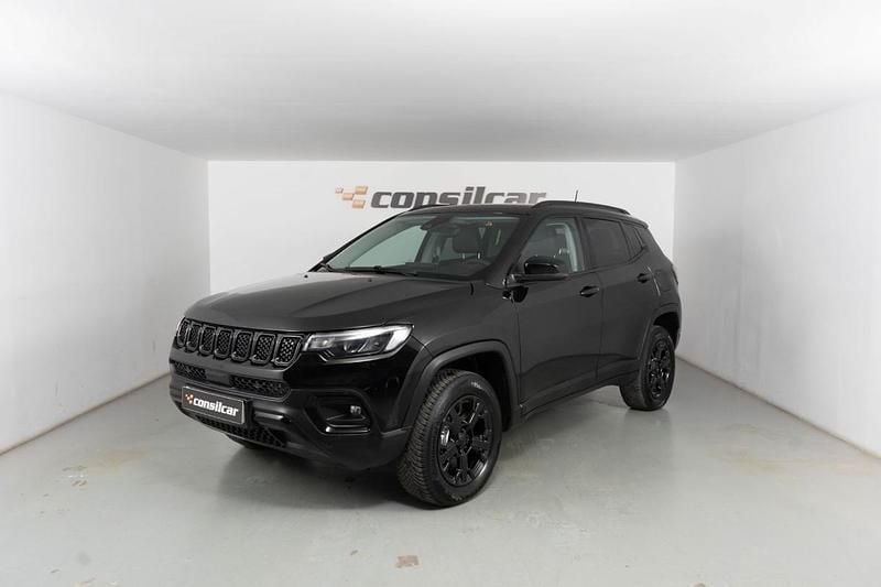 Preto Usado 2023 Jeep Compass Trailhawk SUV | € 28.980 (Preço justo) - Imagem 1/4