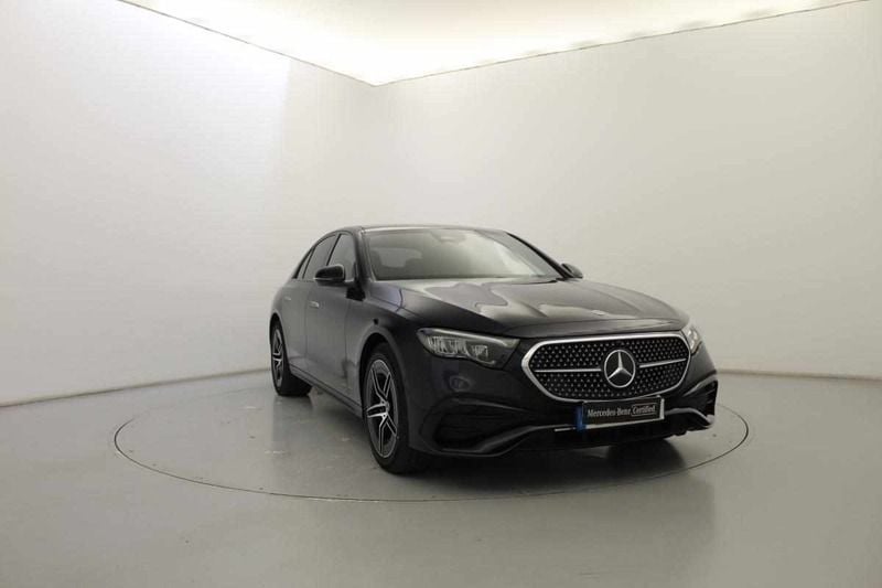 Azul Usado 2024 Mercedes E300 Sedan | € 61.990 (Super Preço) - Imagem 1/4