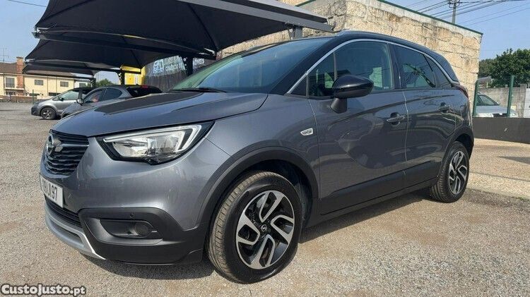 Cinza Usado 2018 Opel Crossland X Ultimate SUV | € 13.990 - Imagem 1/1