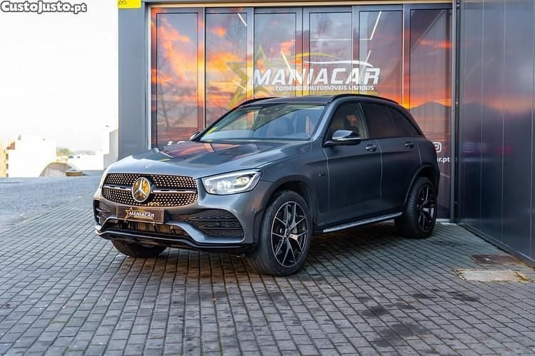 Cinza Usado 2021 Mercedes GLC300e SUV | € 42.990 (Bom preço) - Imagem 1/1