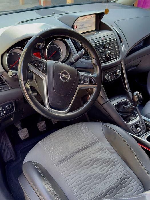 Usado 2013 Opel Zafira Tourer Innovation Monovolume | € 10.000 - Imagem 1/4