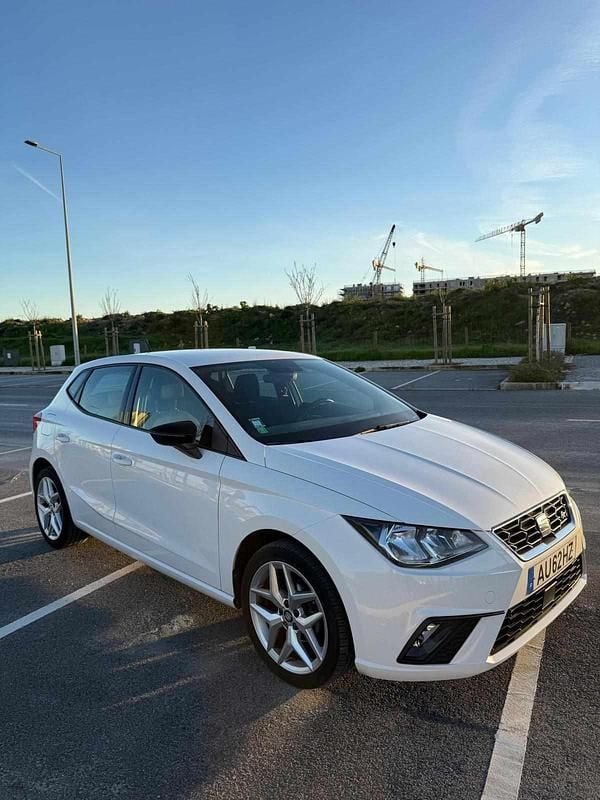 Usado Seat Ibiza 90 HP (66 kW) 2019 Branco Citadino