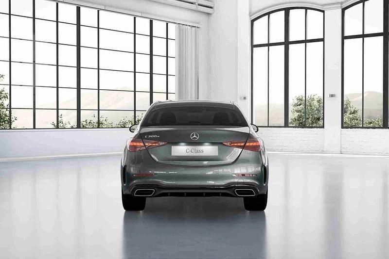 Cinzento Novo 2025 Mercedes C300e Sedan | € 73.875 - Imagem 1/4