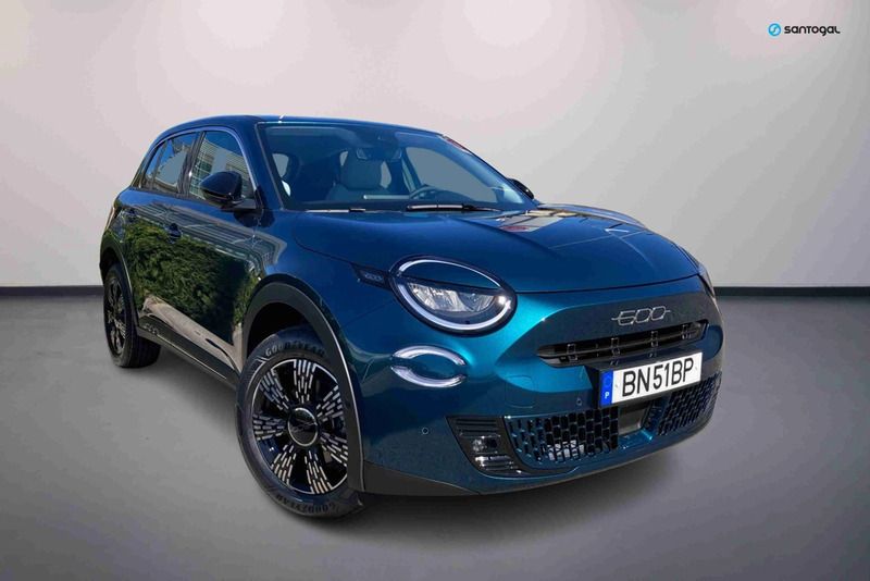 Bege Usado 2024 Fiat 600 SUV | € 25.990 (Preço justo) - Imagem 1/4