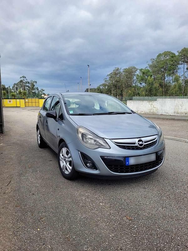 Cinzento Usado 2014 Opel Corsa Citadino | € 3.799 (Super Preço) - Imagem 1/4
