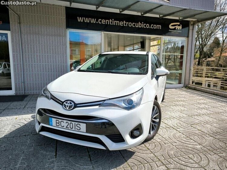 Usado Toyota Avensis 112 HP (82 kW) 2017 Branco Carrinha