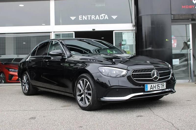 Preto Usado 2021 Mercedes E220 Avantgarde SUV | € 37.900 (Super Preço) - Imagem 1/4