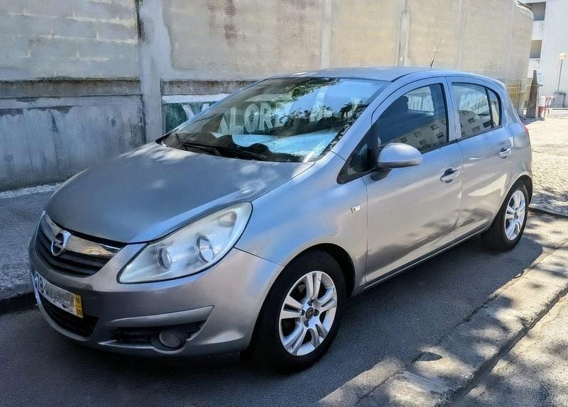 Usado 2010 Opel Corsa Sedan | € 3.500 (Super Preço) - Imagem 1/4