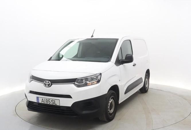 Usado Toyota Proace 102 HP (75 kW) 2021 Branco Monovolume