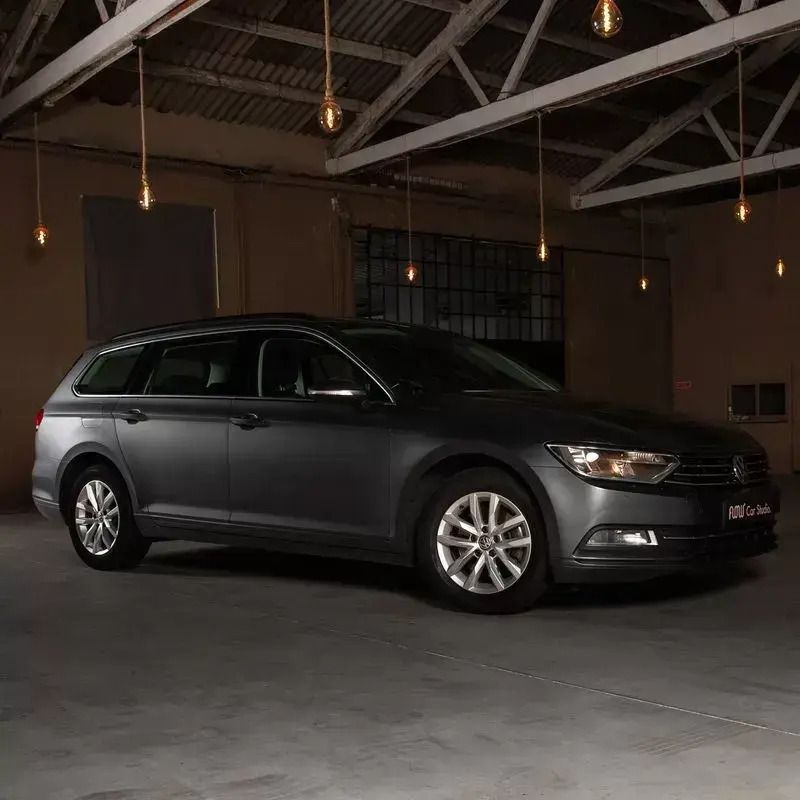 Usado VW Passat Comfortline 150 HP (110 kW) 2017 Cinzento Sedan