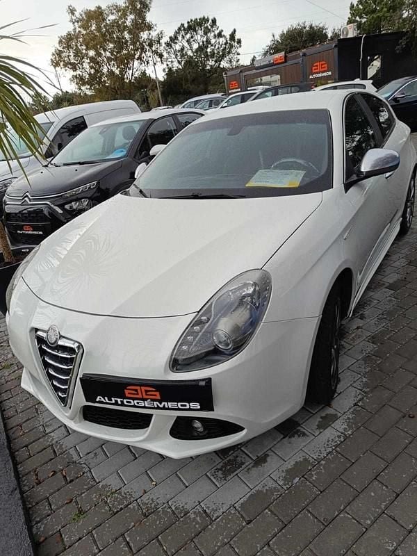 Branco Usado 2010 Alfa Romeo Giulietta | € 7.900 (Preço justo) - Imagem 1/1