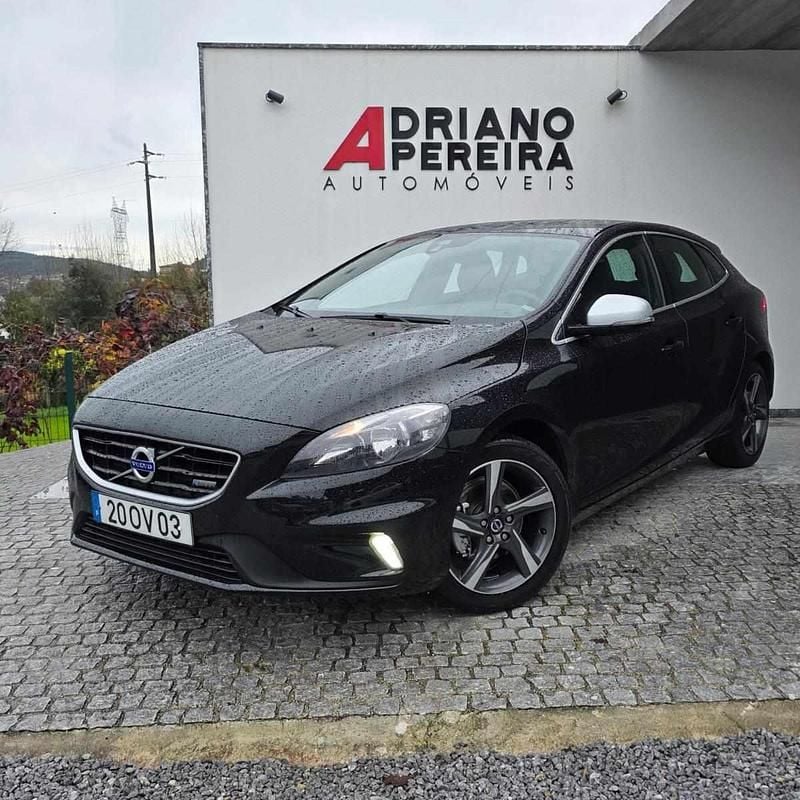 Cinza Usado 2014 Volvo V40 R-Design | € 13.990 (Preço justo) - Imagem 1/4