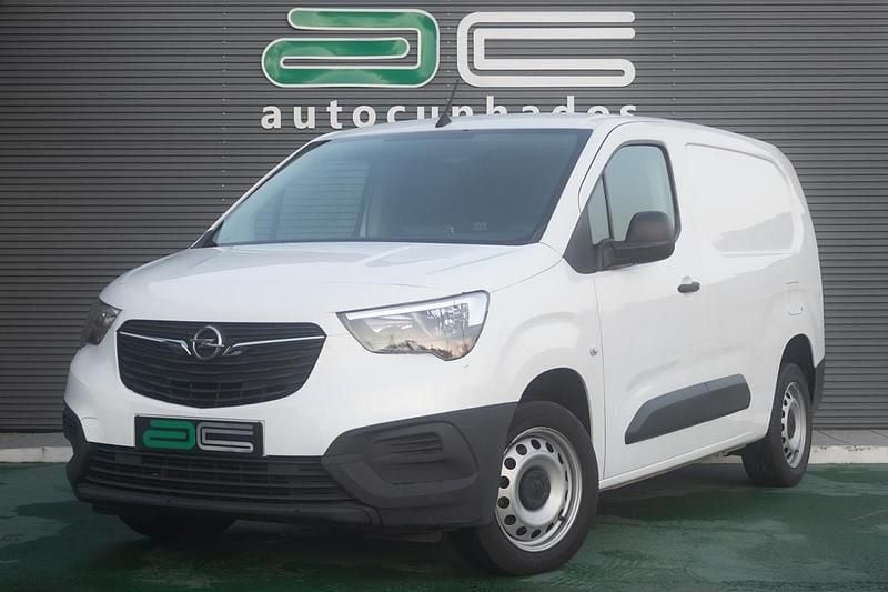 Usado Opel Combo 102 HP (75 kW) 2022 Branco Monovolume