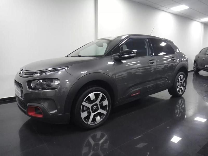 Usado Citroën C4 Cactus PureTech 110 HP (80 kW) 2018 Cinza escuro Citadino
