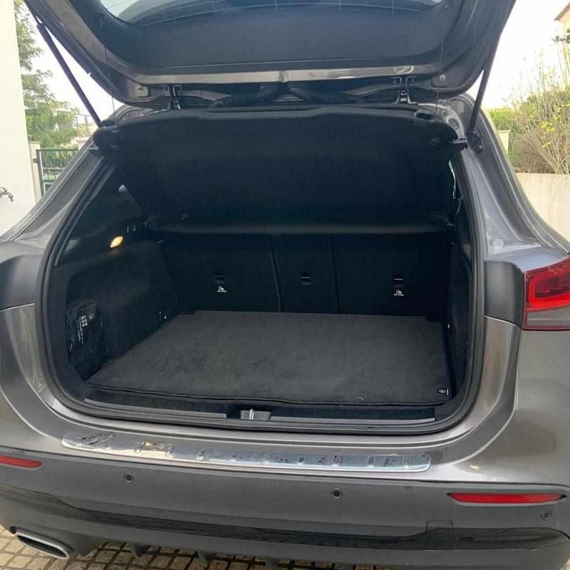 Usado Mercedes GLA200 163 HP (119 kW) 2020 Cinzento SUV