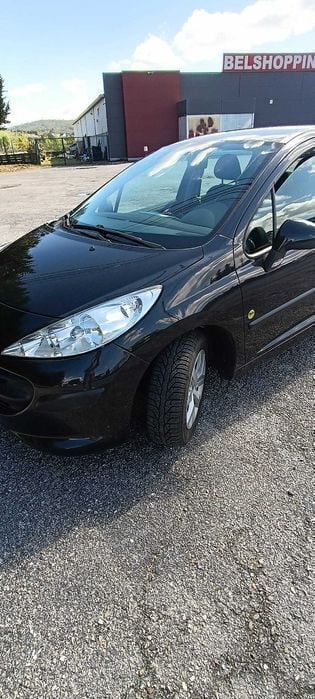 Usado 2008 Peugeot 207 Sedan | € 3.900 (Bom preço) - Imagem 1/4