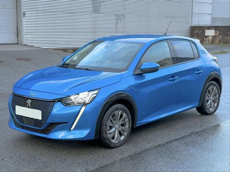 Usado Peugeot e-208 Allure 100 kW (136 HP) 2020 Citadino