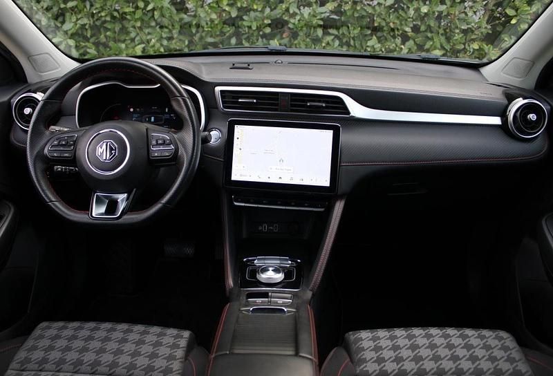 Usado MG ZS 114 kW (156 HP) 2023 Preto SUV