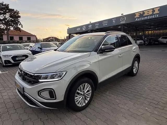 Usado VW T-Roc Life 150 HP (110 kW) 2023 Branco SUV