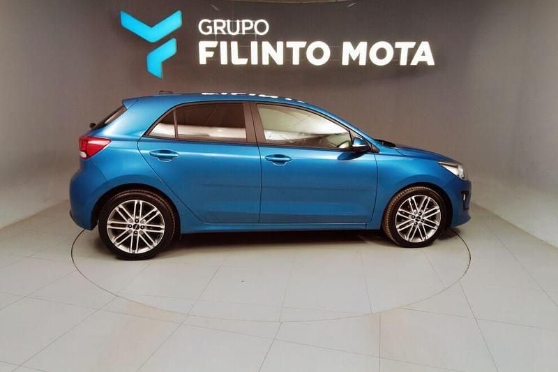 Usado Kia Rio 100 HP (73 kW) 2023 Azul