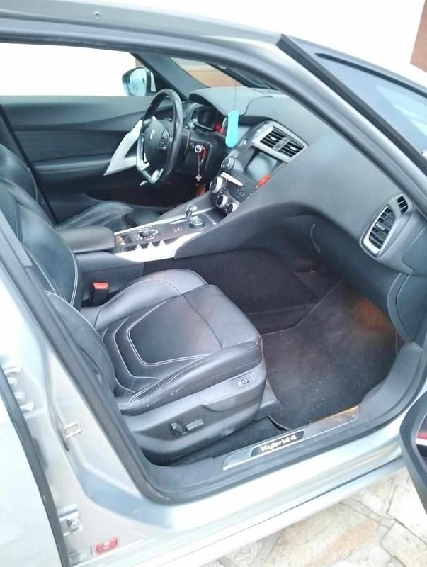 Usado Citroën DS5 200 HP (147 kW) 2013 Cinzento Citadino