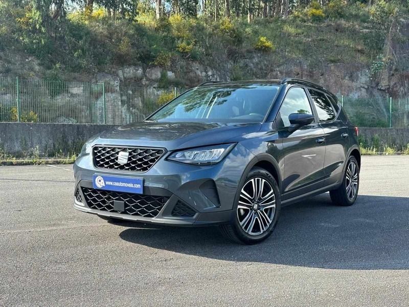 Cinza Usado 2022 Seat Arona Style SUV | € 17.990 (Preço elevado) - Imagem 1/4
