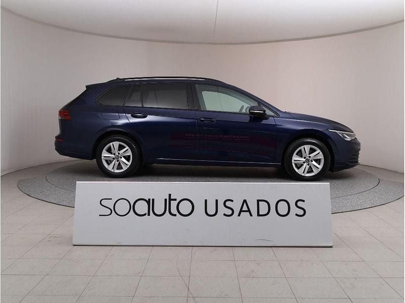 Azul escuro metalizado Usado 2021 VW Golf VIII Life Carrinha | € 20.990 (Preço justo) - Imagem 1/4