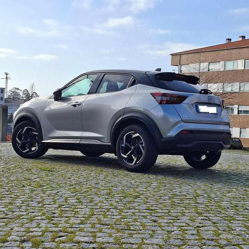 Usado Nissan Juke 114 HP (83 kW) 2023 Cinzento SUV