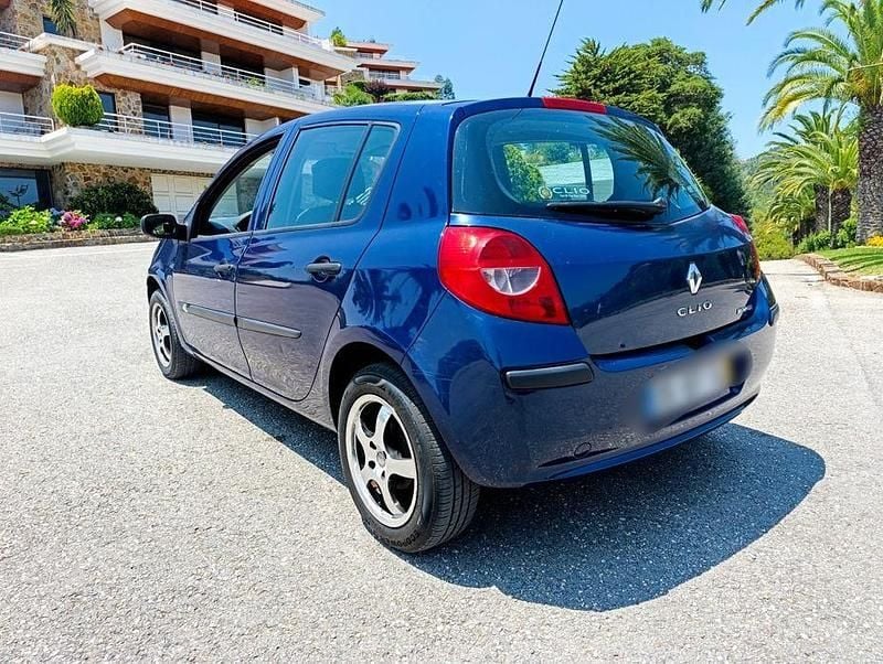 Usado 2006 Renault Clio III Sedan | € 4.800 (Preço justo) - Imagem 1/4