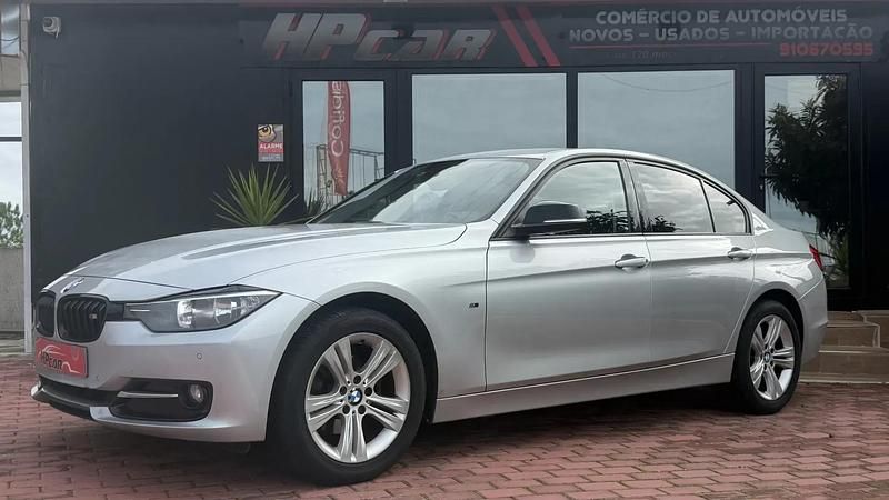 Cinza Usado 2012 BMW 318 Sport Line Sedan | € 12.990 (Caro) - Imagem 1/4