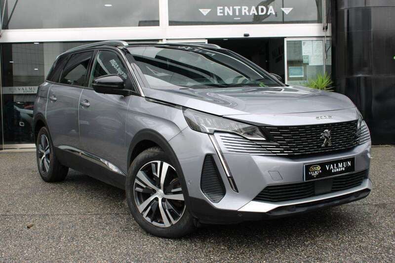 Usado Peugeot 5008 Allure 130 HP (95 kW) 2023 Cinzento Monovolume