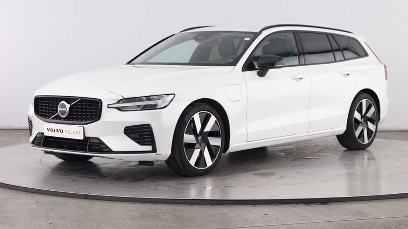 Branco Usado 2025 Volvo V60 Carrinha | € 46.300 (Preço elevado) - Imagem 1/4