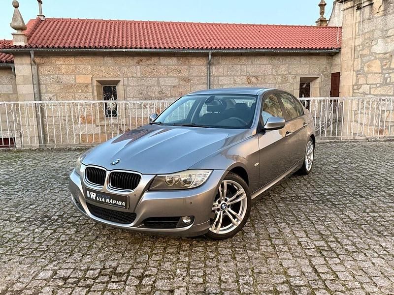 Usado BMW 318 Luxury Line 143 HP (105 kW) 2009 Cinza Sedan