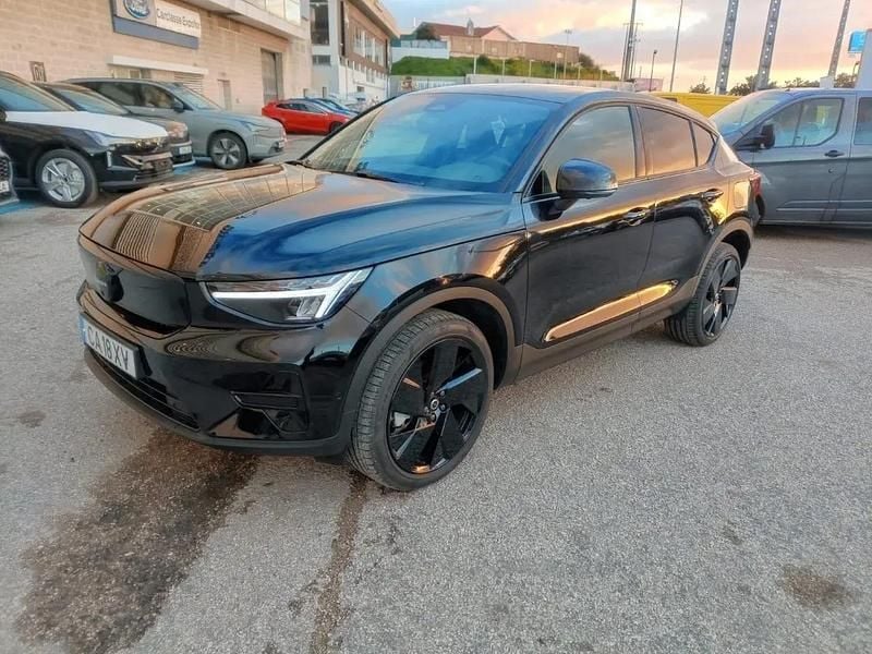 Preto Usado 2025 Volvo EC40 Single Motor Extended Range SUV | € 52.900 (Preço justo) - Imagem 1/4