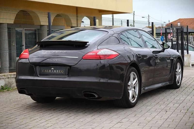 Usado Porsche Panamera 300 HP (220 kW) 2011 Preto Sedan