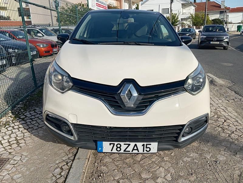 Usado Renault Captur Experience 110 HP (80 kW) 2017 Bege SUV