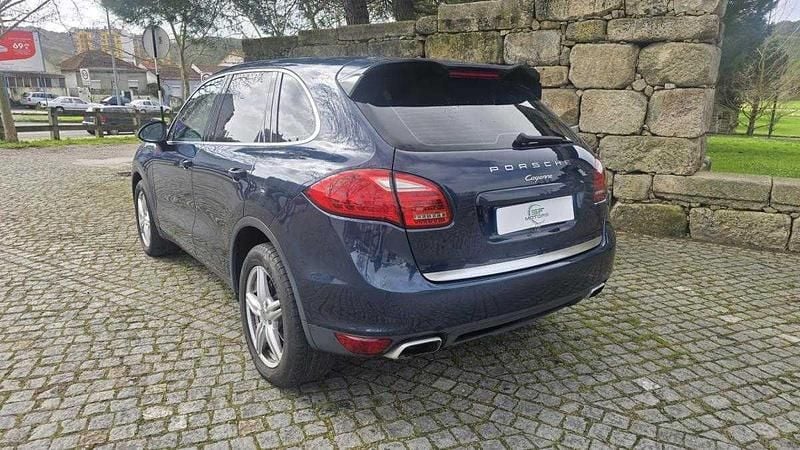 Usado Porsche Cayenne Platinum Edition 245 HP (180 kW) 2012 Azul SUV