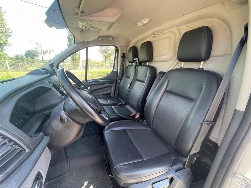Usado Ford Transit Custom 130 HP (95 kW) 2022 Cinzento