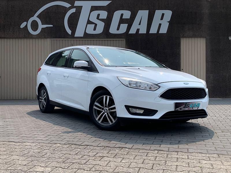 Branco Usado 2015 Ford Focus Titanium Carrinha | € 9.900 (Preço justo) - Imagem 1/4