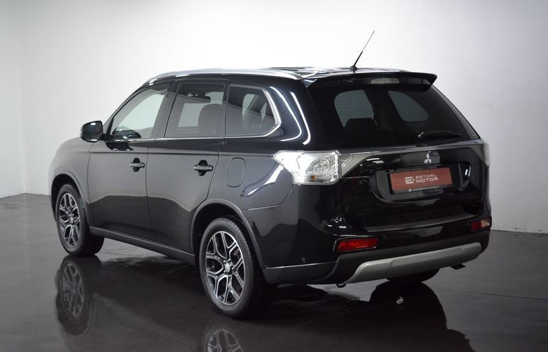 Vendido Mitsubishi Outlander P-HEV 2.. - Carros usados para venda