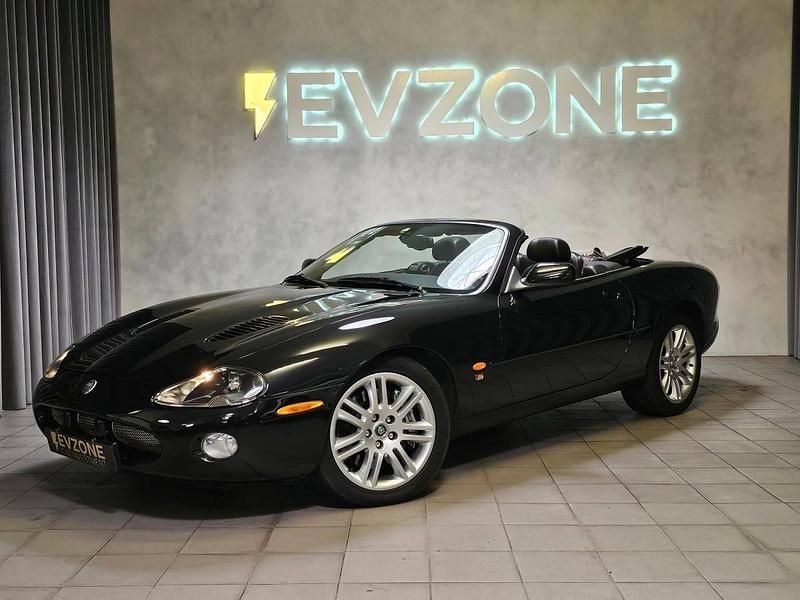 Usado Jaguar XK 395 HP (290 kW) 2002 Preto