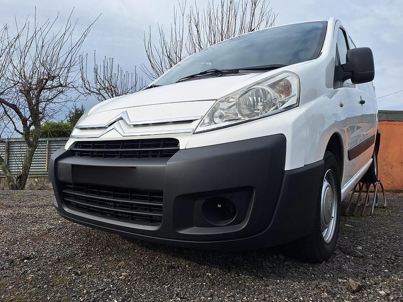 Branco Usado 2007 Citroën Jumpy Monovolume | € 7.500 - Imagem 1/4