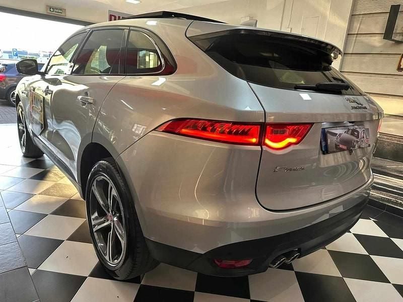 Usado Jaguar F-Pace Portfolio 180 HP (132 kW) 2017 Cinza SUV