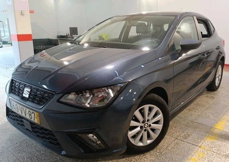 Cinzento Usado 2018 Seat Ibiza Reference | € 12.599 (Bom preço) - Imagem 1/4