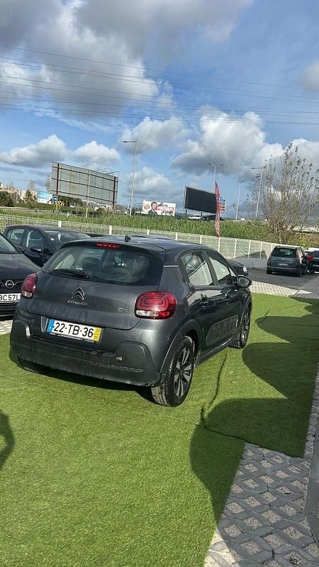 Cinza Usado 2017 Citroën C3 Feel Citadino | € 9.490 (Bom preço) - Imagem 1/4