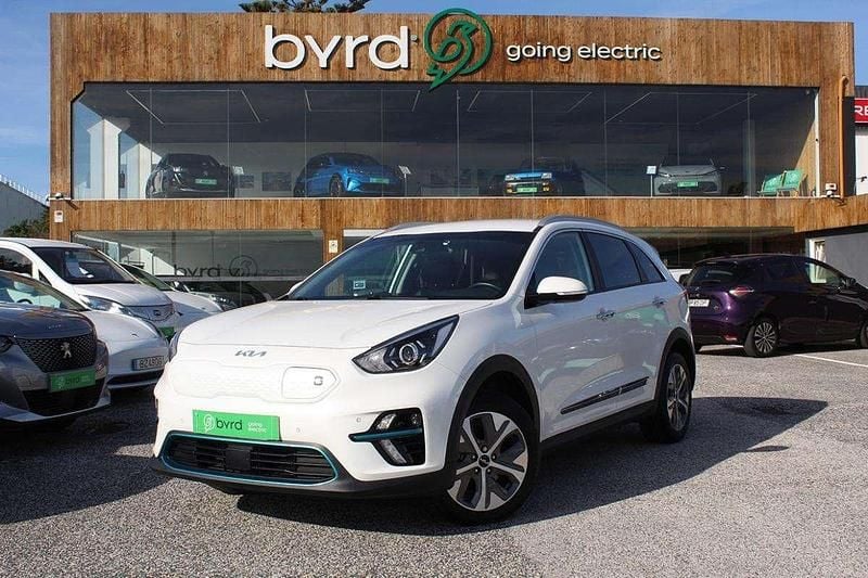 Branco Usado 2021 Kia e-Niro SUV | € 20.900 (Preço justo) - Imagem 1/4