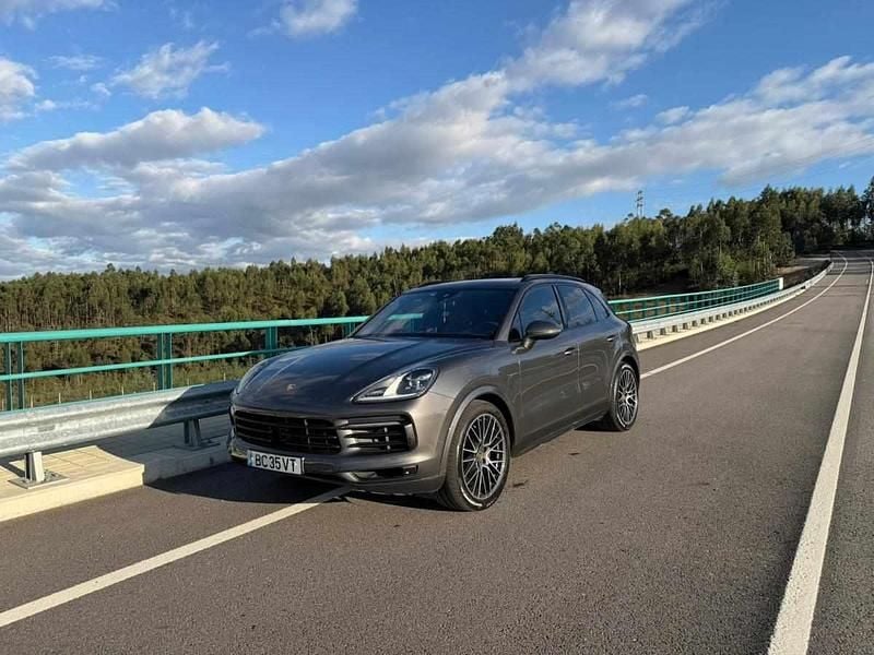 Cinzento Usado 2018 Porsche Cayenne SUV | € 59.000 (Bom preço) - Imagem 1/4