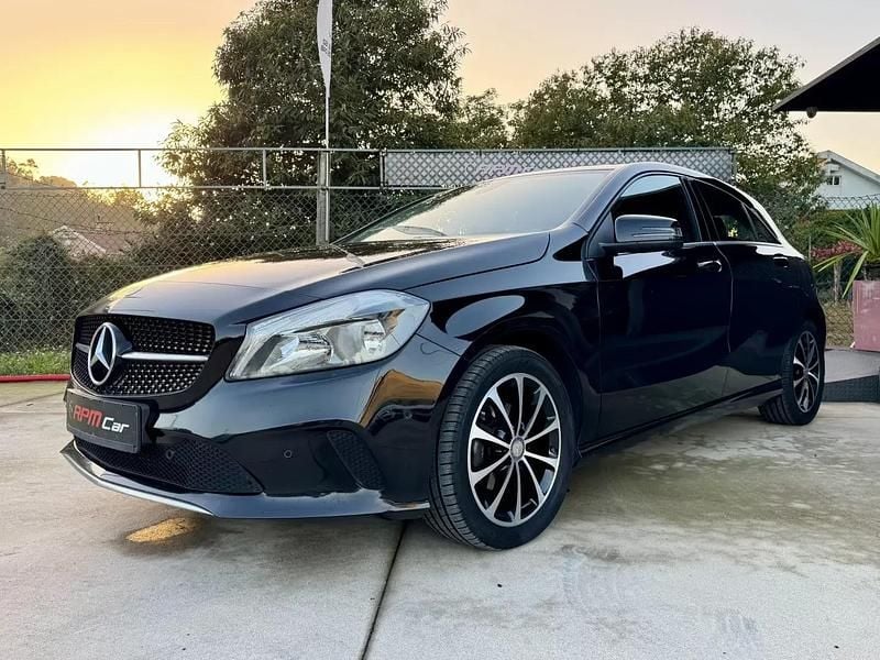 Preto Usado 2018 Mercedes A180 Urban | € 17.500 (Super Preço) - Imagem 1/4