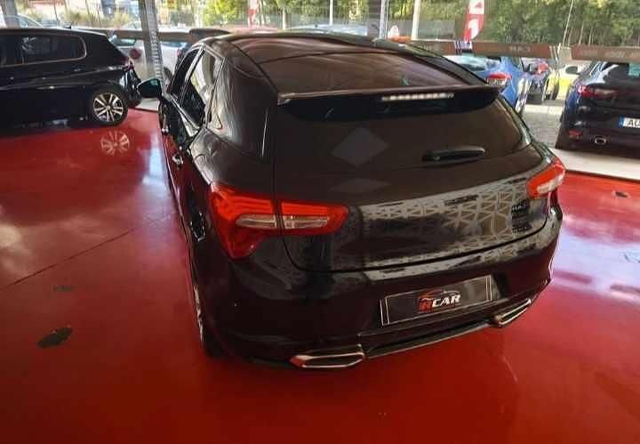 Usado Citroën DS5 180 HP (132 kW) 2016 Preto Citadino