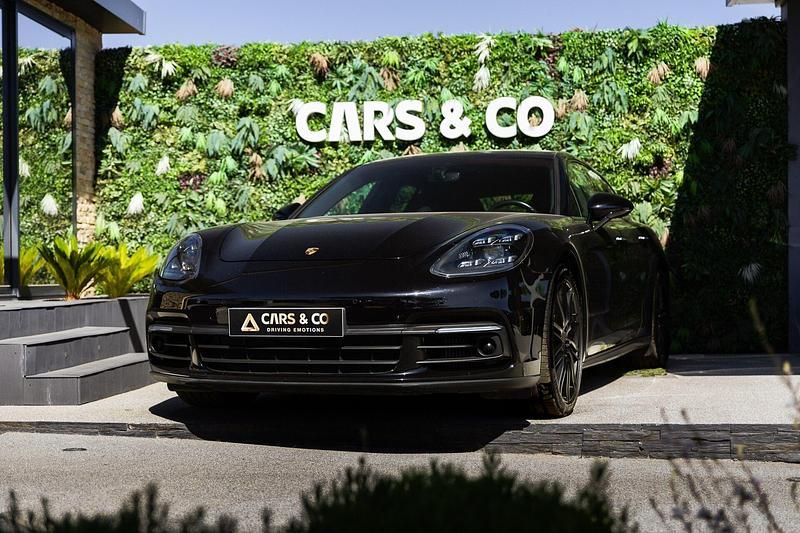 Preto Usado 2019 Porsche Panamera 4 Sedan | € 89.000 - Imagem 1/4